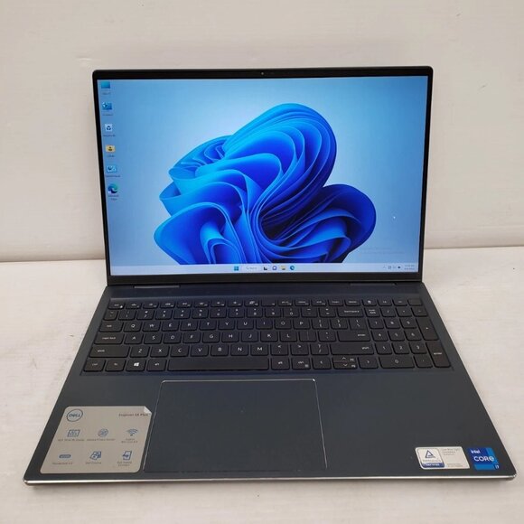 (39317-1) Dell P1071 Laptop - Picture 2 of 10